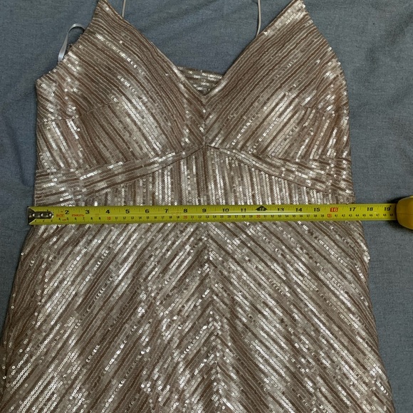 Adrianna Papell Gold sequined formal gown size 14 - Picture 10 of 11